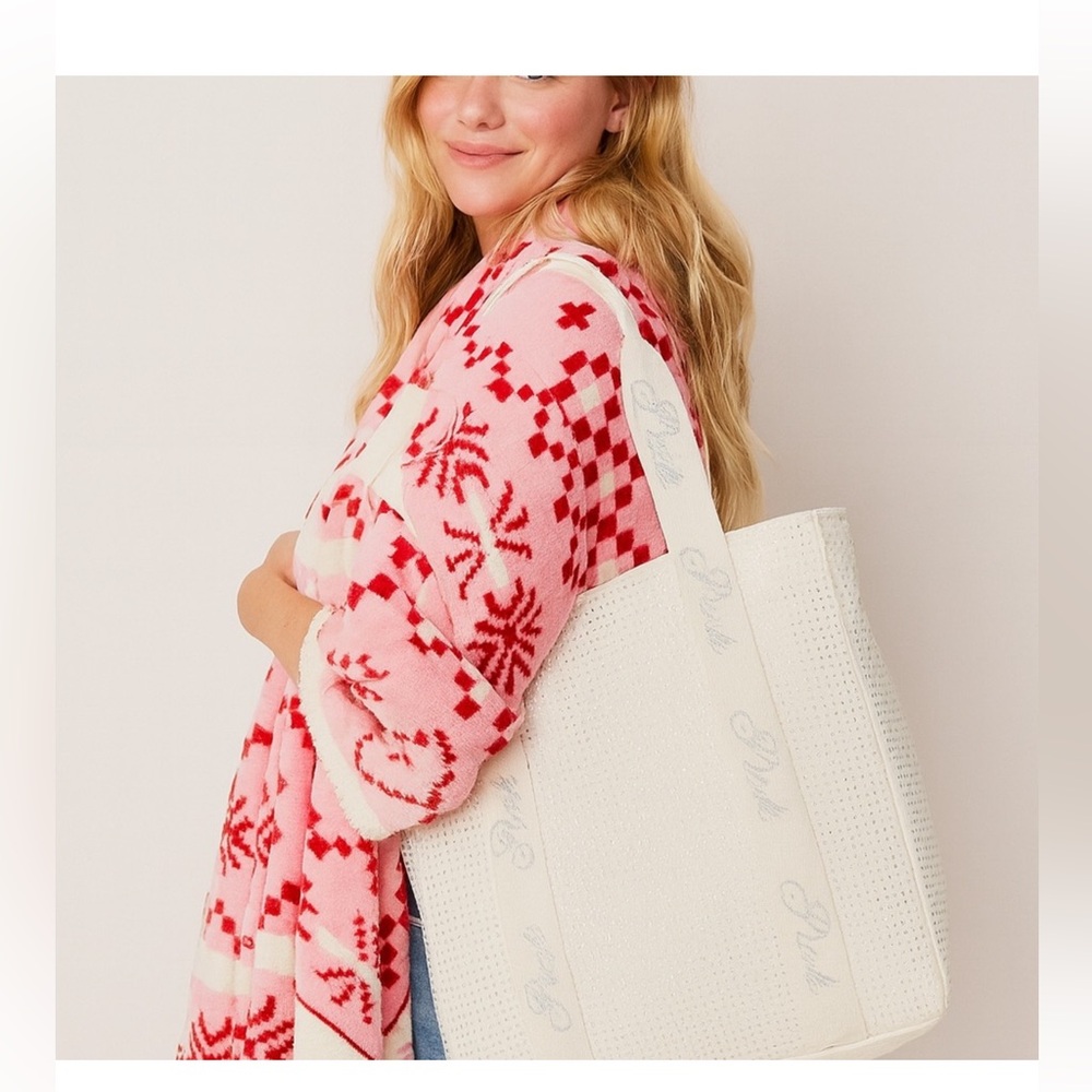 Victoria's Secret Pink Tote Bag with Cozy Blanket - Picture 3 of 9